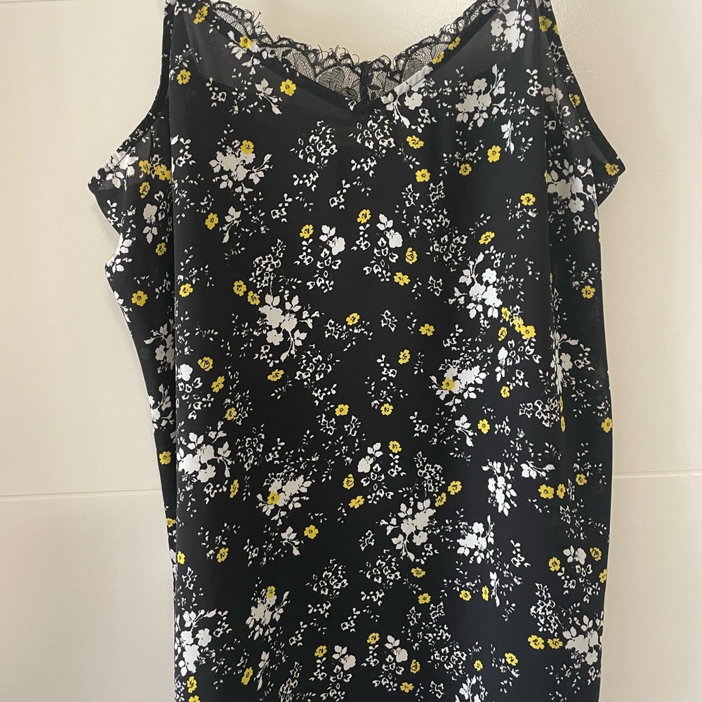 Princess Vera Wang Black and White Floral Top